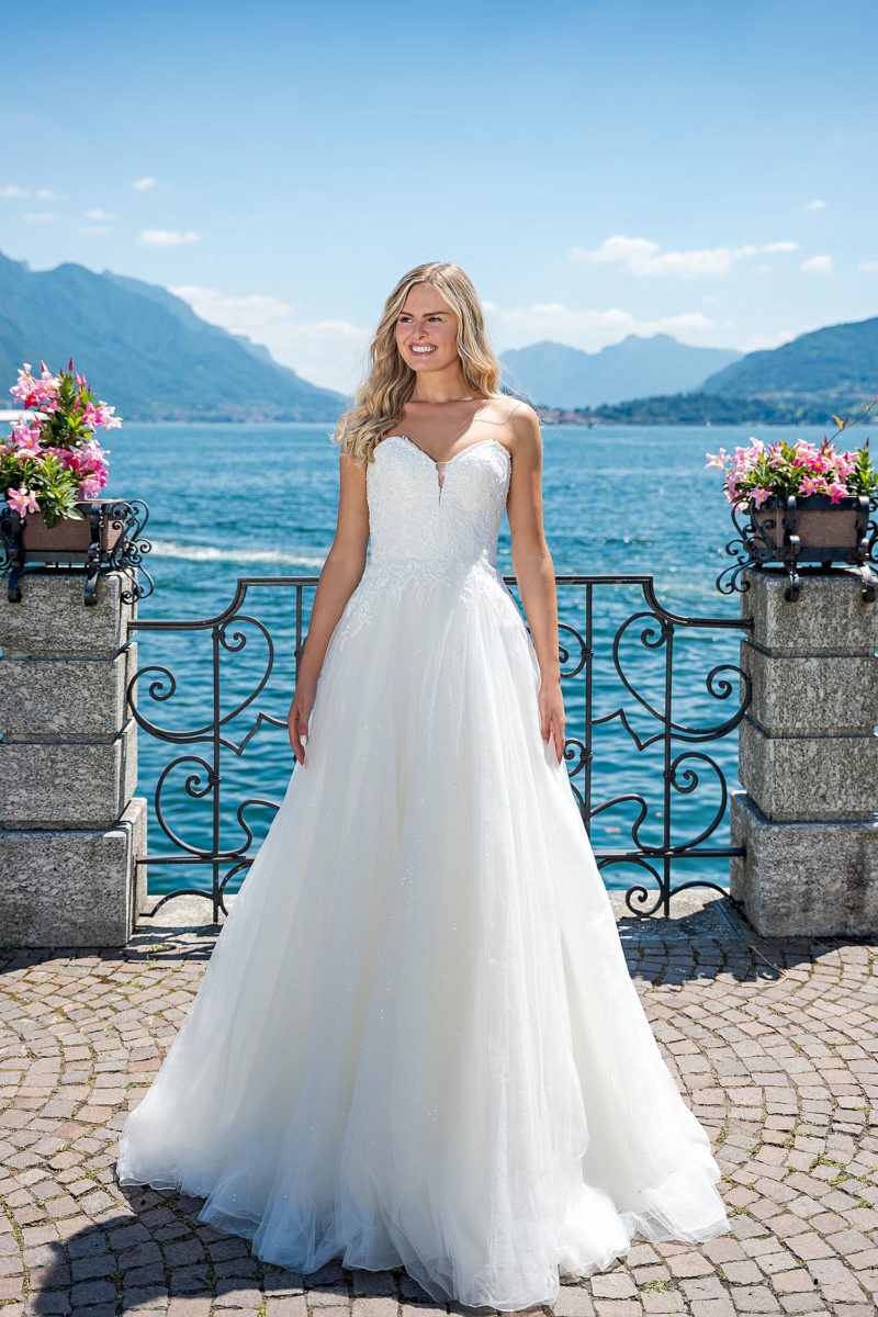 Vera Nova 2023 Brautkleid VN15 (1)