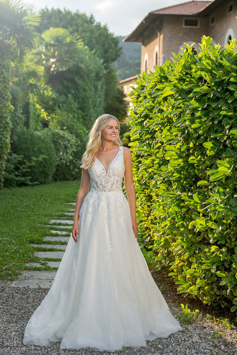 Vera Nova 2023 Brautkleid VN08 (1)