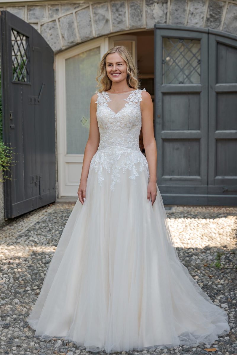 Vera Nova 2023 Brautkleid VN22 rumpink (1)
