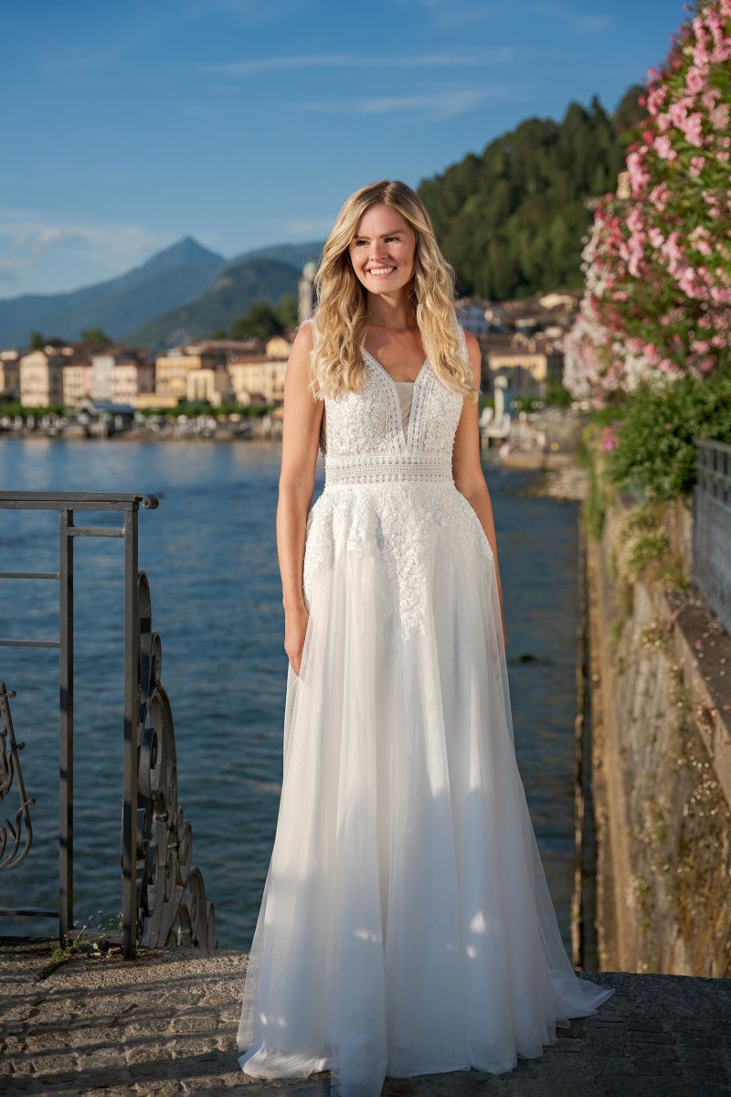 Vera Nova 2023 Brautkleid VN25 (1)