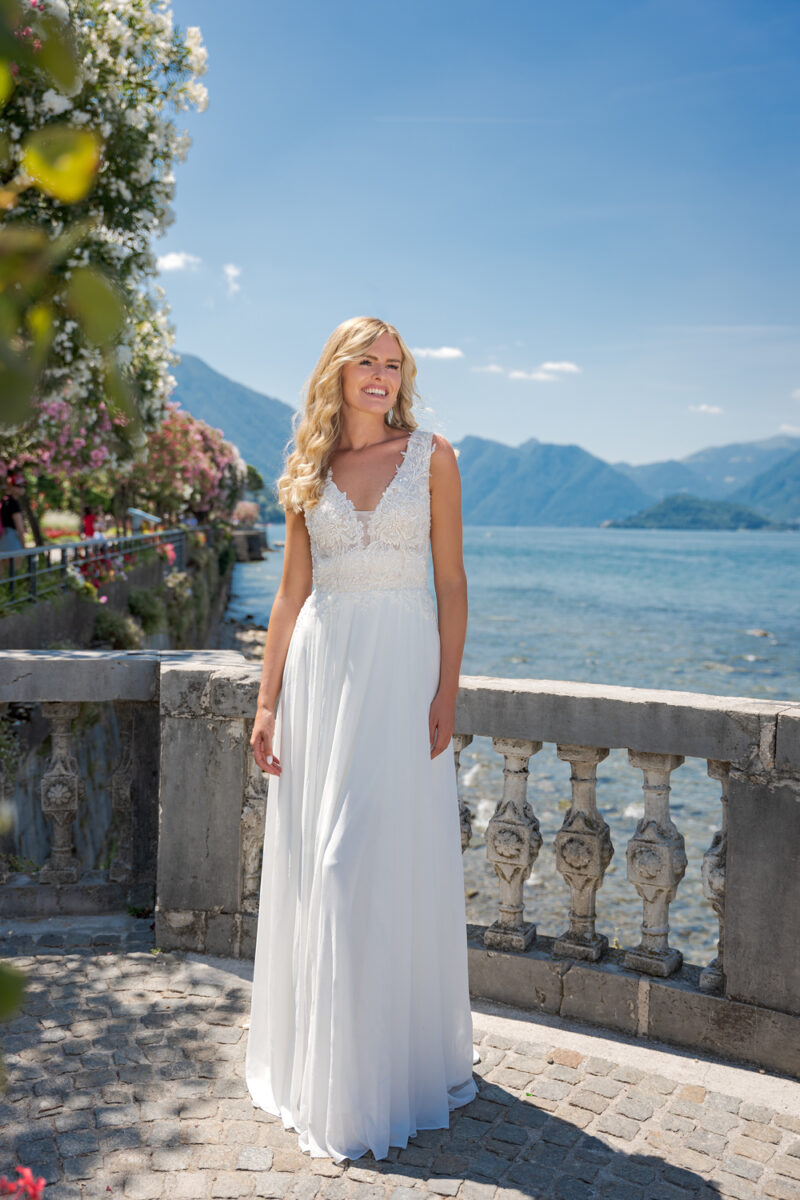 Vera Nova 2023 ivory Brautkleid VN50 (1)